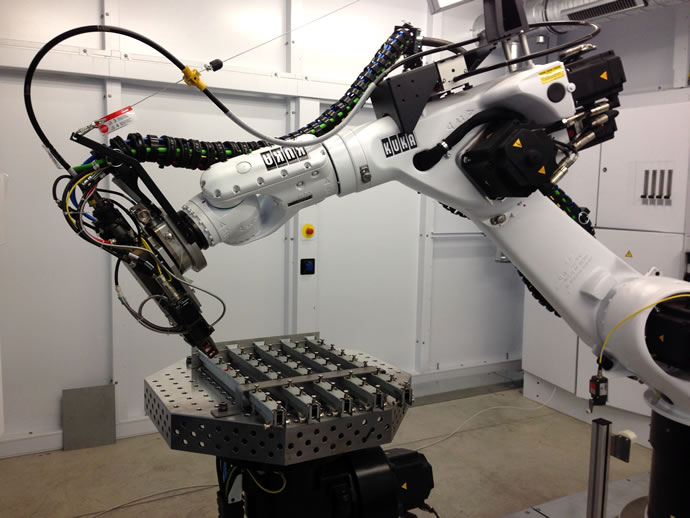 robot de soudure laser fibre (Trumpf TruLaser Robot 5020)